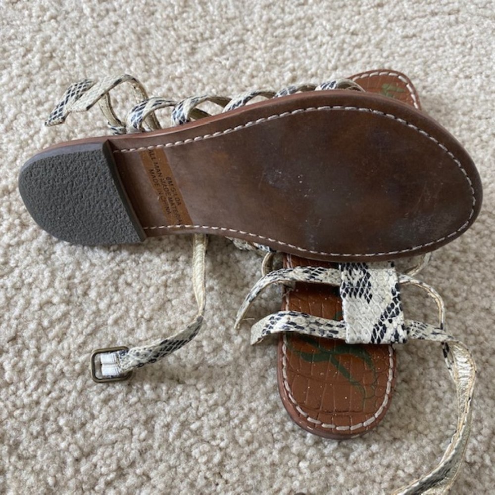 Flat sandals - Picture 3 of 3
